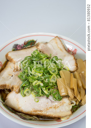Chinese soy sauce pork bone Tokushima ramen Chinese soy sauce pork bone Tokushima ramen 81380932