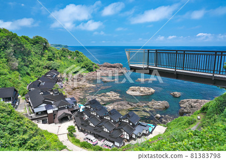【從能登奧能登珠洲岬的風景】石川縣珠洲市三崎町治家 81383798