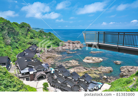 [Landscape from Cape Suzu, Oku Noto] Jike, Misakimachi, Suzu City, Ishikawa Prefecture 81383800