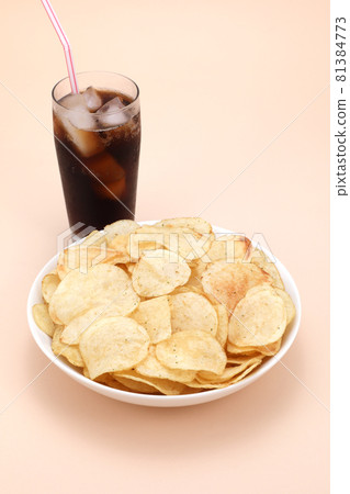 Potato chips image 81384773