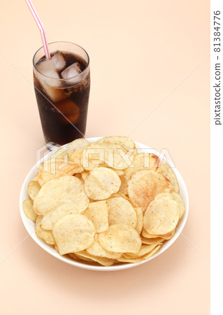 Potato chips image 81384776
