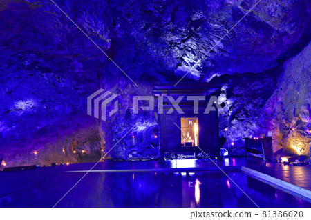 [Oku Noto Suzu Cape (Blue Cave)] Jike, Misakimachi, Suzu City, Ishikawa Prefecture 81386020