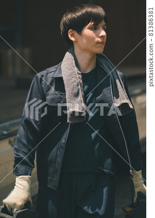 乘坐卡車 81386381
