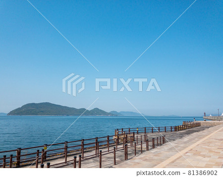 Megijima and Takamatsu Port Red Lighthouse 81386902