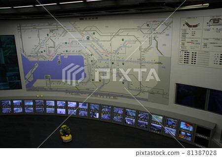交通管制中心監控室(2011阪神高速公路交通管制中心開放日) 交通管制中心監控室(2011阪神高速公路交通管制中心開放日) 81387028