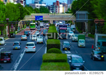 Miniature-style Kannana-dori Avenue, Tokyo's main road [Traffic image] 81390276