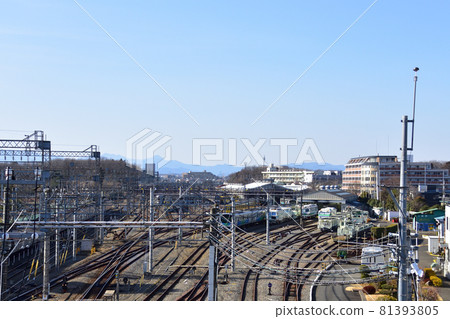 Scenery of Kotesashi Station on the Seibu Ikebukuro Line from Kotesashirikkyo Bridge, Tokorozawa City 81393805