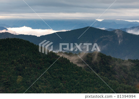 Nosegawa Village Autumn Sea of Clouds 81394994