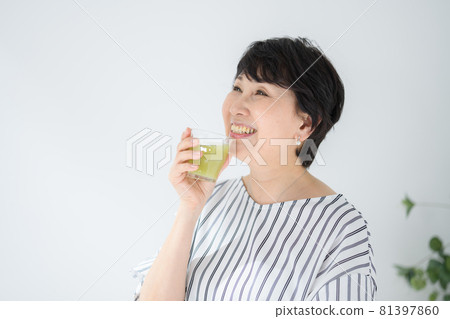 高級女性果汁冰沙 高級女性果汁冰沙 81397860