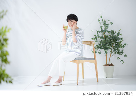 高級女性果汁冰沙過敏 81397934