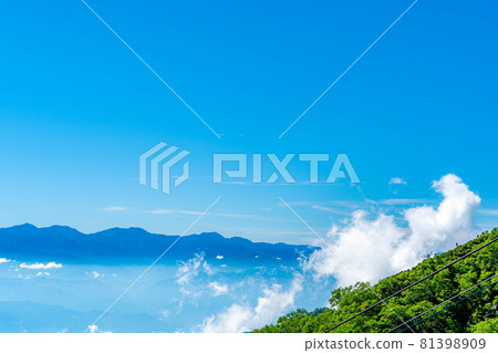 Scenery of Senjojiki Cirque in summer [Nagano Prefecture] 81398909