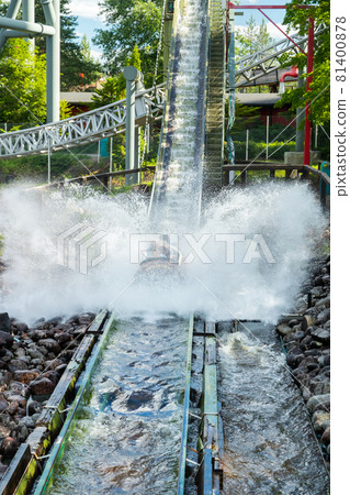 Fun water ride Log river in amusement park at summer 81400878
