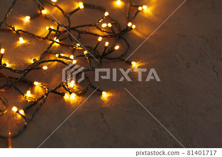 Bokeh light of holiday garland close up 81401717