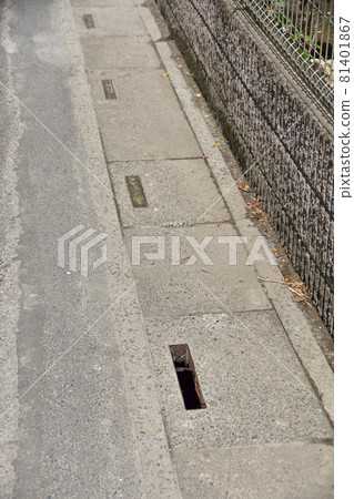 Concrete gutter lid with holes Concrete gutter lid with holes 81401867