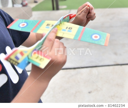 Airplane toys that children often play 1 81402234