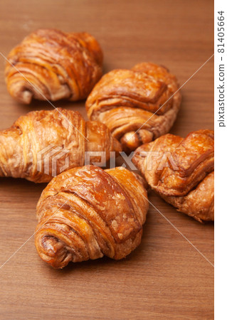 Chocolate croissant 81405664