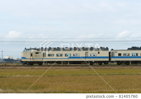 北陸本線三河加賀笠間JR西419系列D11編隊①空羽411-1(敦賀)山側 北陸本線三河加賀笠間JR西419系列D11編隊①空羽411-1(敦賀)山側 81405760