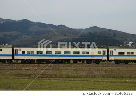 北陸本線五十鈴福岡JR西419系D15編組②茂葉418-15(敦賀)山側 北陸本線五十鈴福岡JR西419系D15編組②茂葉418-15(敦賀)山側 81406152
