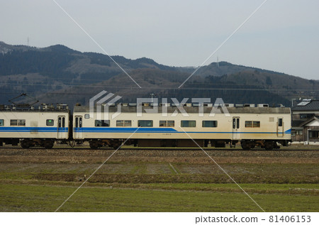 Hokuriku Main Line Isurugi-Fukuoka JR West 419 series D15 formation ③ Kumoha 419-15 (Tsuruga) mountain side Hokuriku Main Line Isurugi-Fukuoka JR West 419 series D15 formation ③ Kumoha 419-15 (Tsuruga) mountain side 81406153