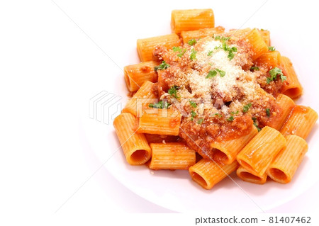 Rigatoni tubular short pasta Bolognese spaghetti meat sauce bright background 81407462