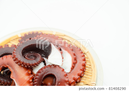 Boiled octopus legs 81408290
