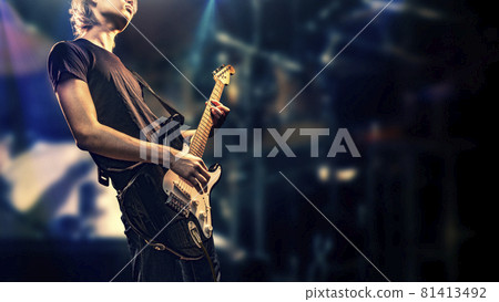 搖滾吉他手形像素材 81413492