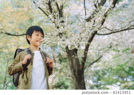 Elementary school boy (smile) Elementary school boy (smile) 81413951