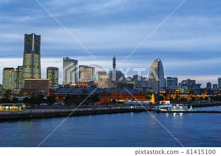 Yokohama / 2020 Minatomirai 21 office whole building light up (TOWERS Milight) Yokohama / 2020 Minatomirai 21 office whole building light up (TOWERS Milight) 81415100