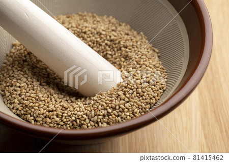 Sesame seeds 81415462