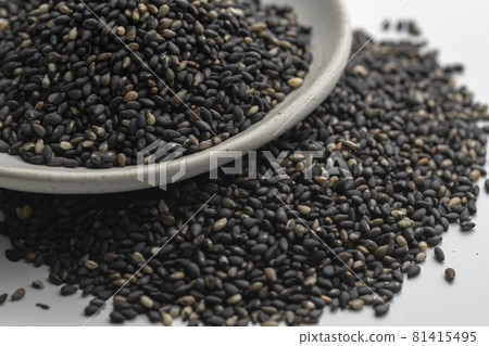 黑芝麻（白底） 81415495