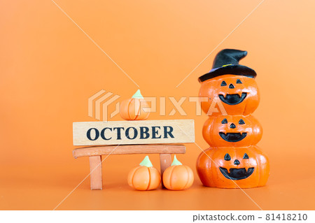 Halloween pumpkins on orange background, Hello October concept Halloween pumpkins on orange background, Hello October concept 81418210