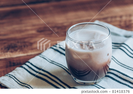 Ice milk cocoa Ice milk cocoa 81418376