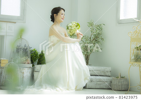 Bridal image Bridal image 81423975