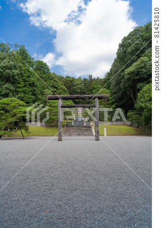 Empress Sadaaki Tama Higashi Mausoleum (Musashino Mausoleum) Empress Sadaaki Tama Higashi Mausoleum (Musashino Mausoleum) 81425810