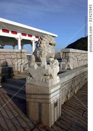 the pavilion , at the Victoria Peak Garden 16 Dec 2004 the pavilion , at the Victoria Peak Garden 16 Dec 2004 81425945