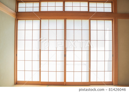 日式房間的窗戶的圖像 81426046