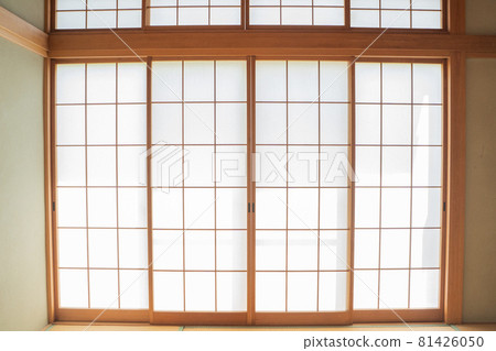 日式房間的窗戶的圖像 81426050