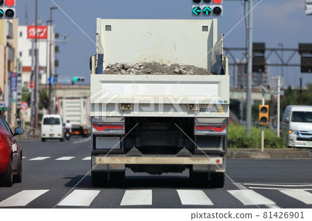 Rear image of dump truck 81426901
