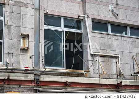 建築物拆除工作：排放拆除廢棄物的窗口 81428432
