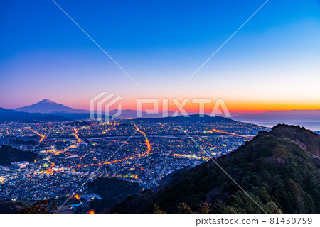 （靜岡縣）靜岡市和富士山黎明 81430759