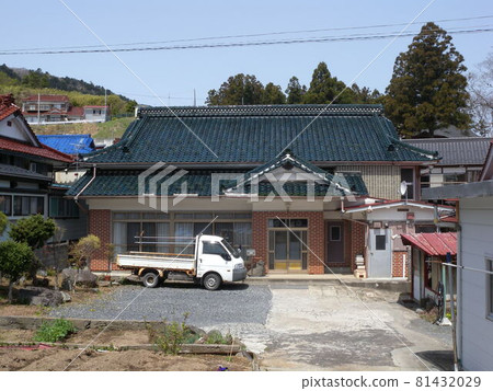 Tile roof of Asagi-iro Japanese house 81432029