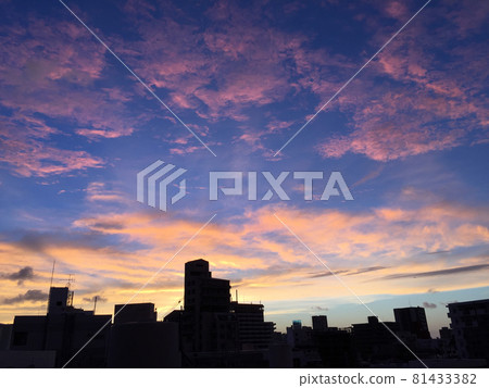 City silhouette and sunset 02 81433382