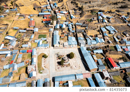 Aerial view of a village in the Peruvian Andes 81435073