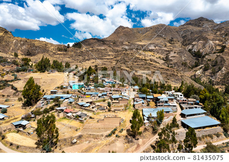 Aerial view of a village in the Peruvian Andes 81435075