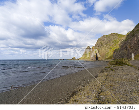 禮文島，北海道 Menohama / Jijouiwa / Jizouiwa，禮文島，北海道 81437035