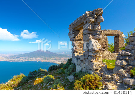 Ruins on the background of Vesuvius and the city of Naples. Italy, Campania Ruins on the background of Vesuvius and the city of Naples. Italy, Campania 81438114