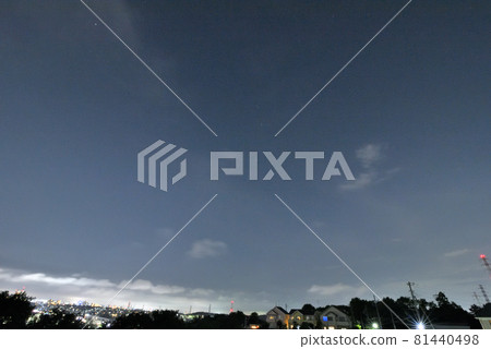 雨季出現在雲層之間的北斗七星部分 81440498