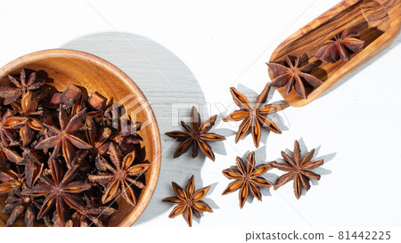 八角（star anise），中印中藥使用的香料 81442225