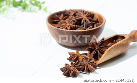 Star anise (star anise), spices used in Chinese and Indian Chinese medicine Star anise (star anise), spices used in Chinese and Indian Chinese medicine 81443158