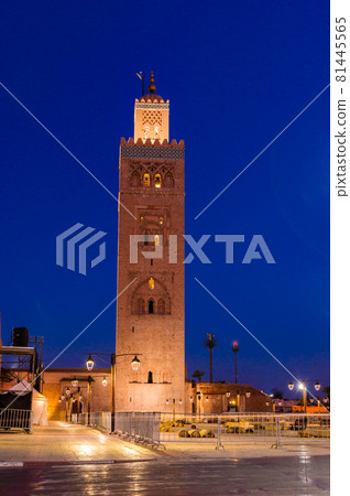 The Koutoubia Mosque or Kutubiyya Mosque at night. 81445565